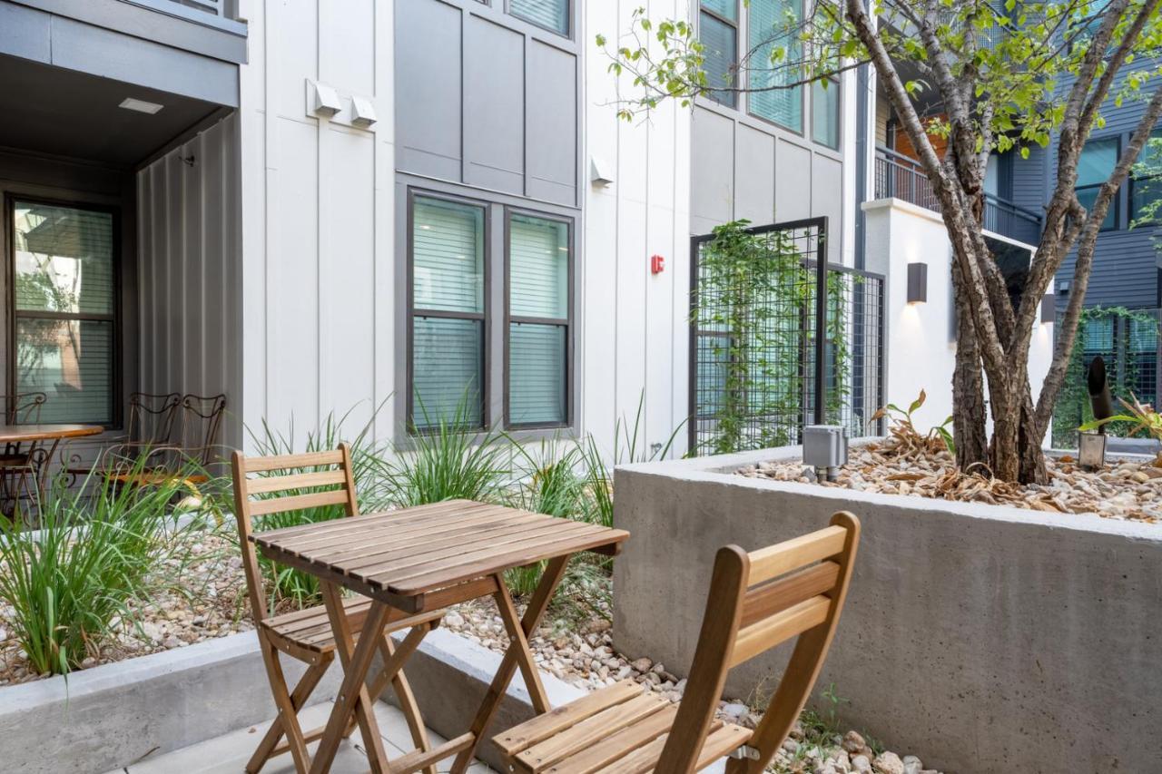 Central 1br W Pool Gym Wd Nr U Texas Atx-141 *